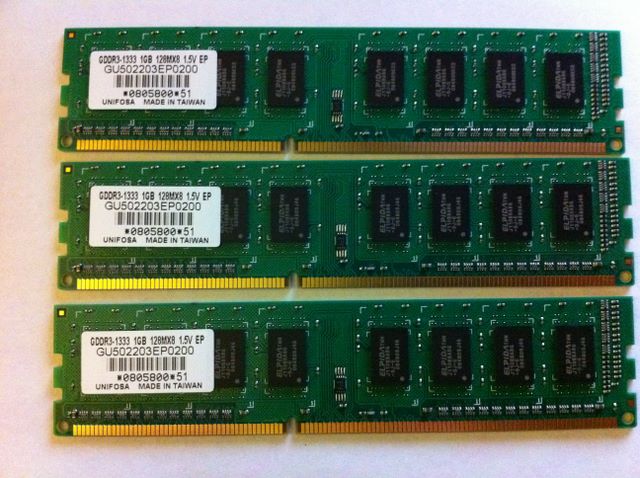 1gb_ram_sticks